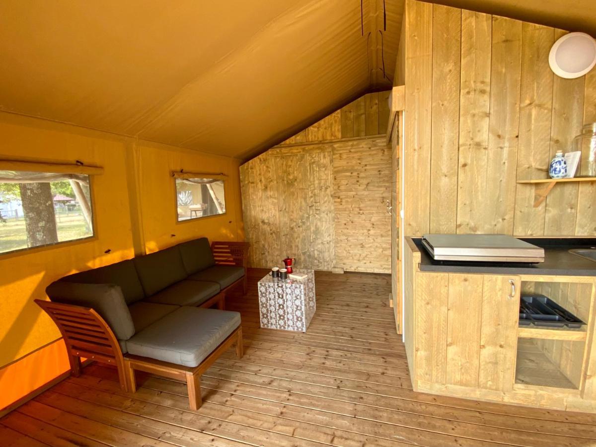 Camping La Kahute - Tente Lodge Au Coeur De La Foret Carcans Exterior foto