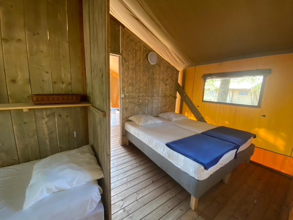 Camping La Kahute - Tente Lodge Au Coeur De La Foret Carcans Exterior foto